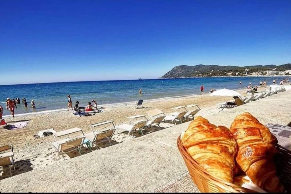 T2 Avec Clim Et Terrasse Vue Mer, Les Sablettes Ла Сен-сюр-Мер Екстериор снимка